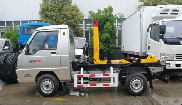 勾臂車